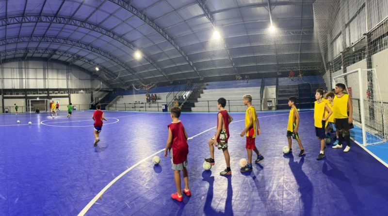 Projeto Rendimento Esportivo de Futsal em Governador Celso Ramos impulsiona sonhos de jovens talentos