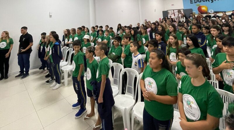 Projeto Multiplicadores Ambientais em Governador Celso Ramos realiza formatura de mais uma geração de alunos conscientes e preparados para o futuro
