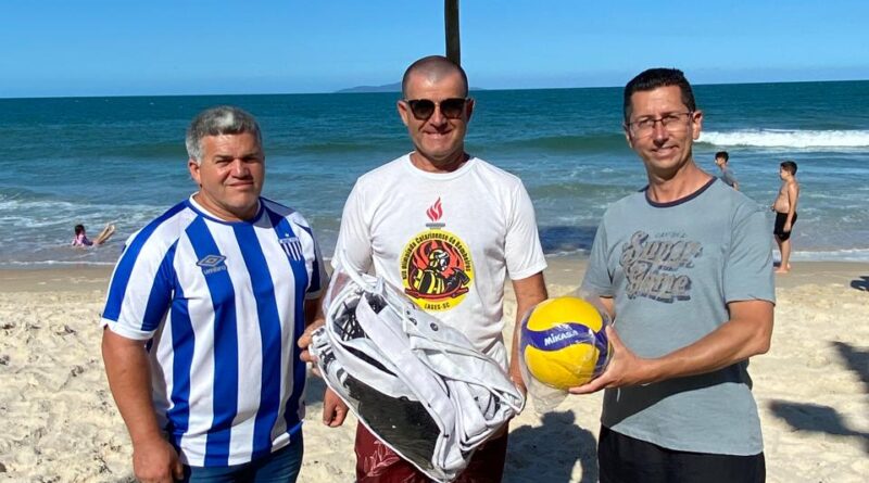 Secretaria de Esporte, Cultura e Lazer entrega equipamentos para Vôlei de Areia na Praia Grande; iniciativa deve se estender a outros balneários do município